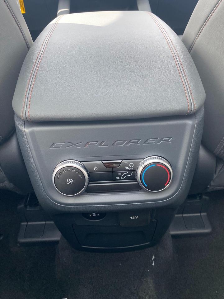 2026 Ford Explorer  Photo