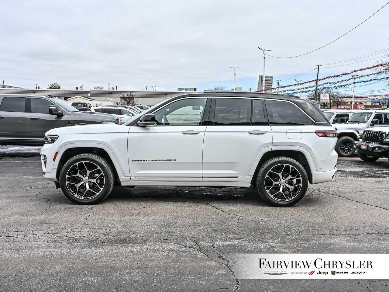 2025 Jeep Grand Cherokee Summit RESERVE   PANO ROOF   LEATHER   NAV   CARPL Photo2