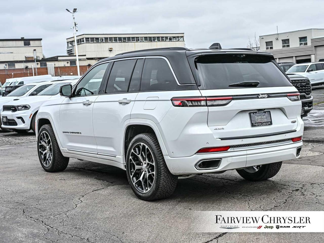2025 Jeep Grand Cherokee Summit RESERVE   PANO ROOF   LEATHER   NAV   CARPL Photo