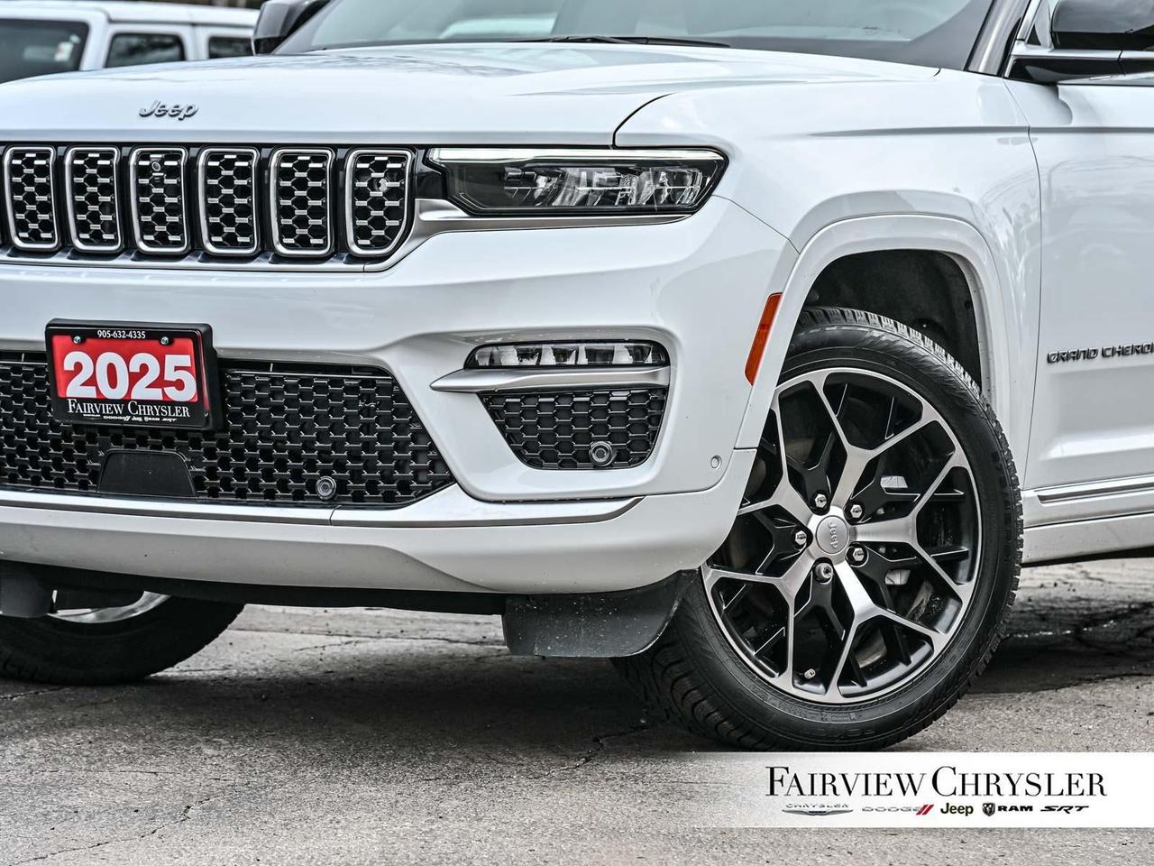 2025 Jeep Grand Cherokee Summit RESERVE   PANO ROOF   LEATHER   NAV   CARPL Photo