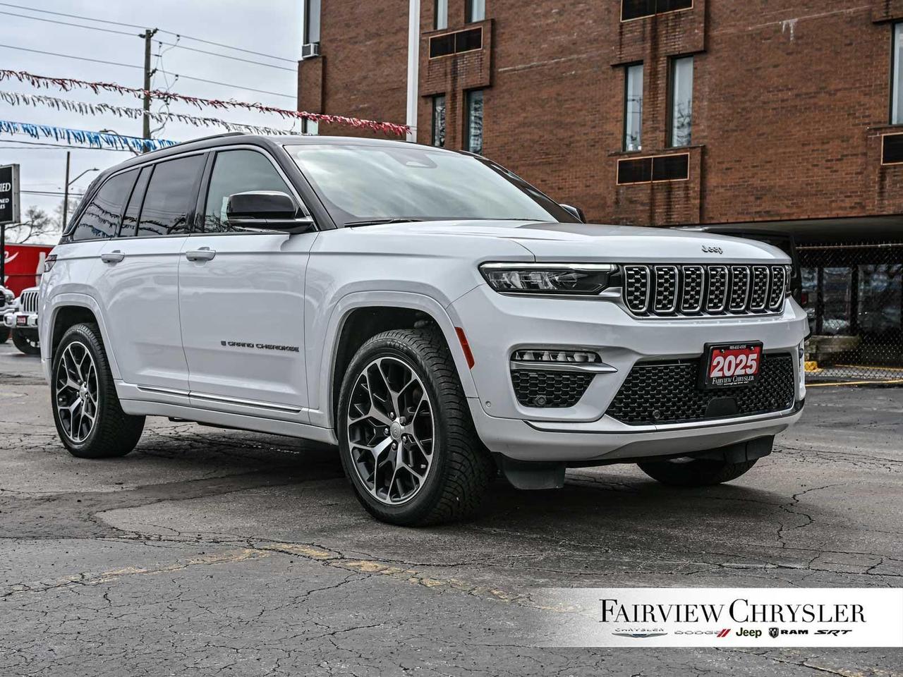 2025 Jeep Grand Cherokee Summit RESERVE   PANO ROOF   LEATHER   NAV   CARPL Photo