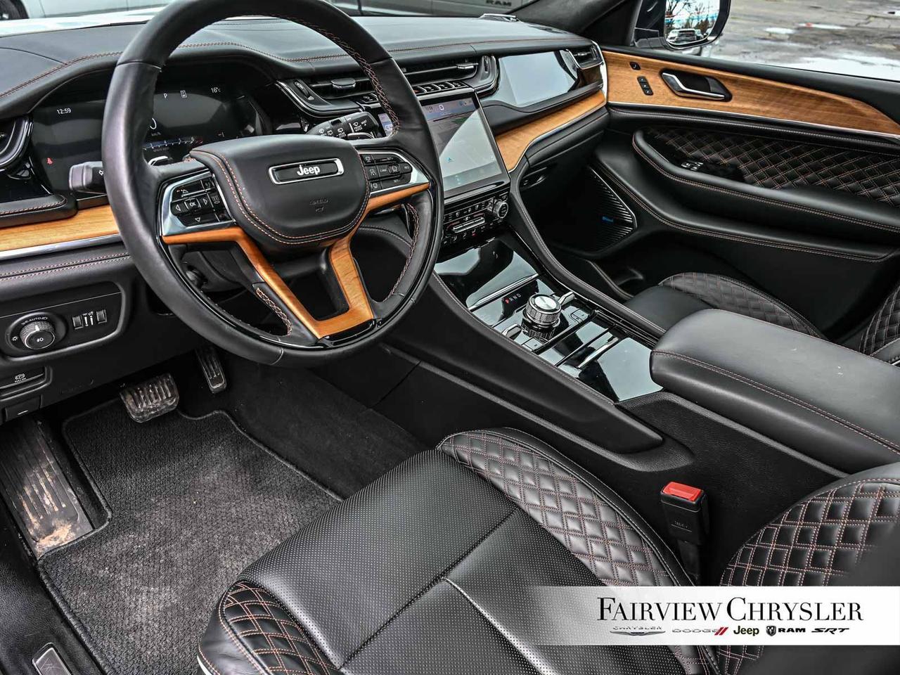 2025 Jeep Grand Cherokee Summit RESERVE   PANO ROOF   LEATHER   NAV   CARPL Photo