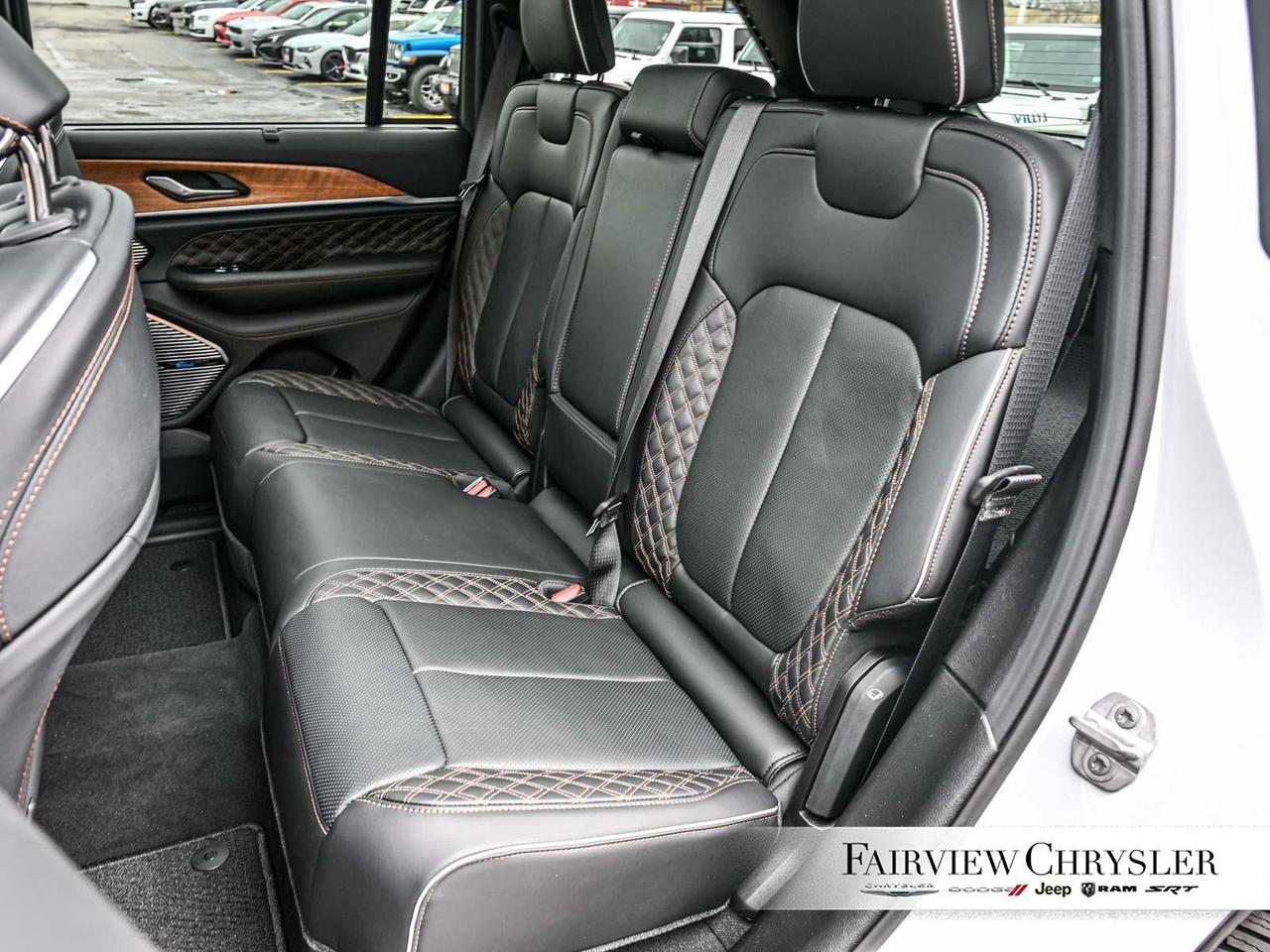 2025 Jeep Grand Cherokee Summit RESERVE   PANO ROOF   LEATHER   NAV   CARPL Photo