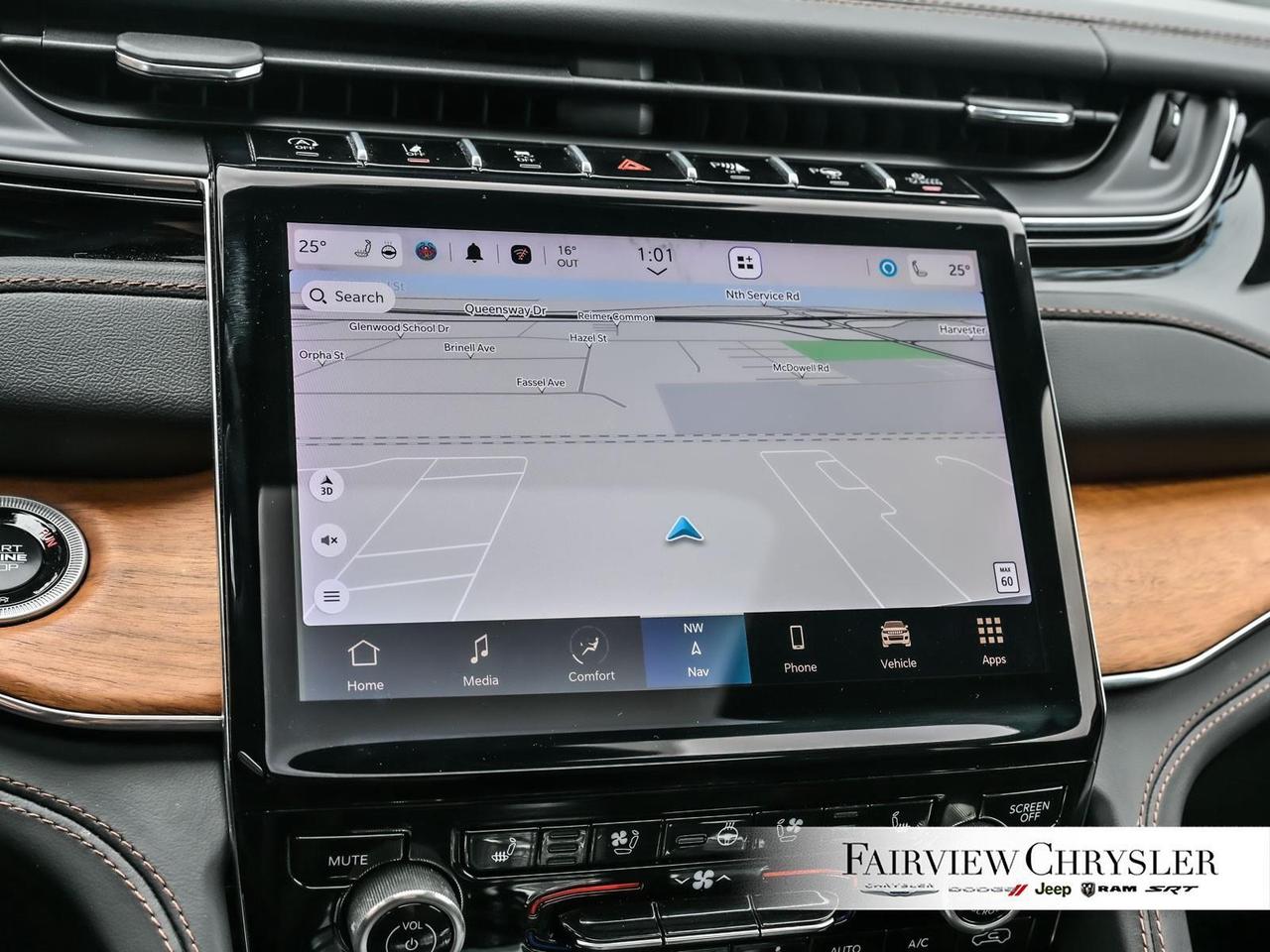 2025 Jeep Grand Cherokee Summit RESERVE   PANO ROOF   LEATHER   NAV   CARPL Photo