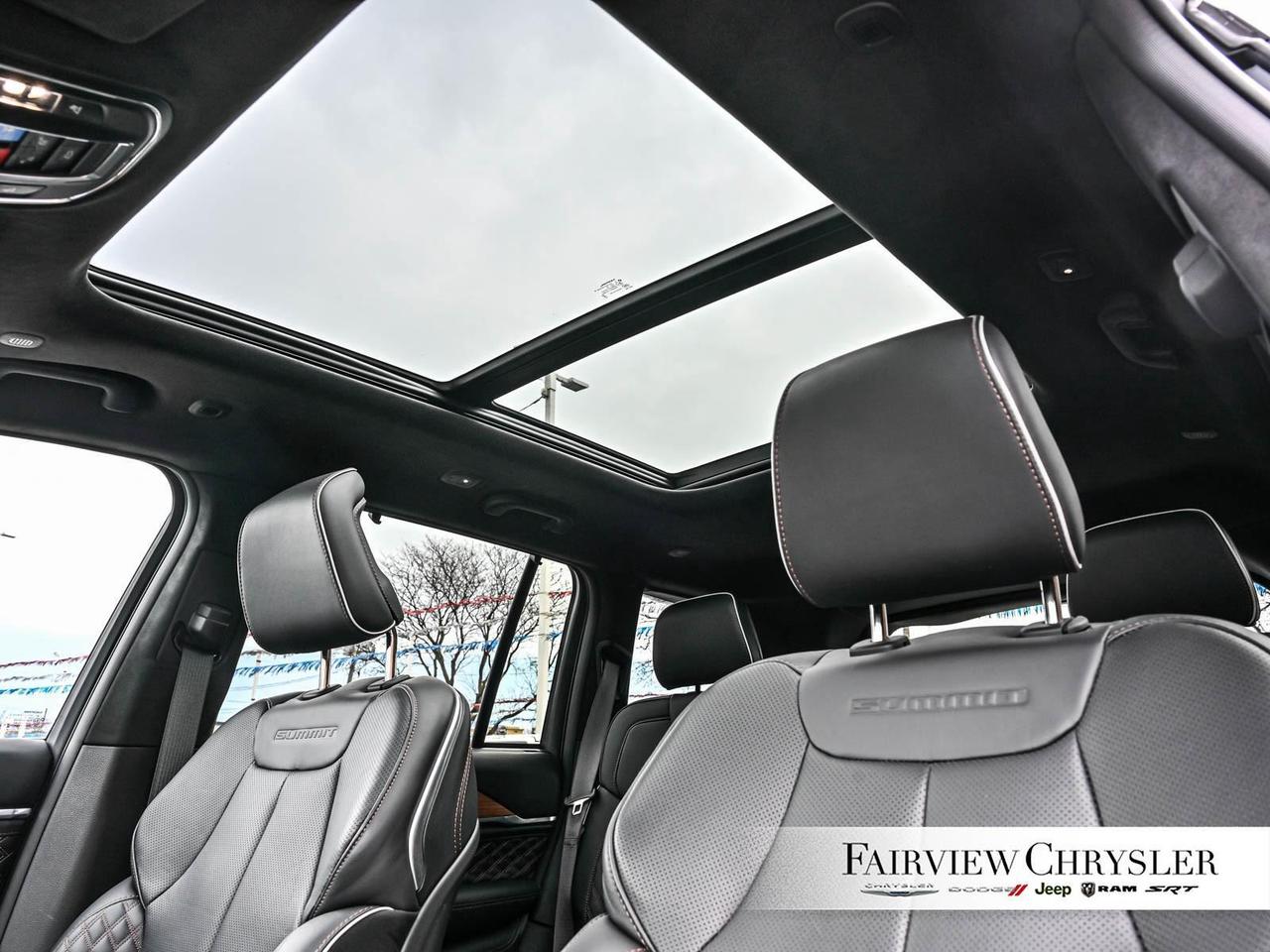 2025 Jeep Grand Cherokee Summit RESERVE   PANO ROOF   LEATHER   NAV   CARPL Photo