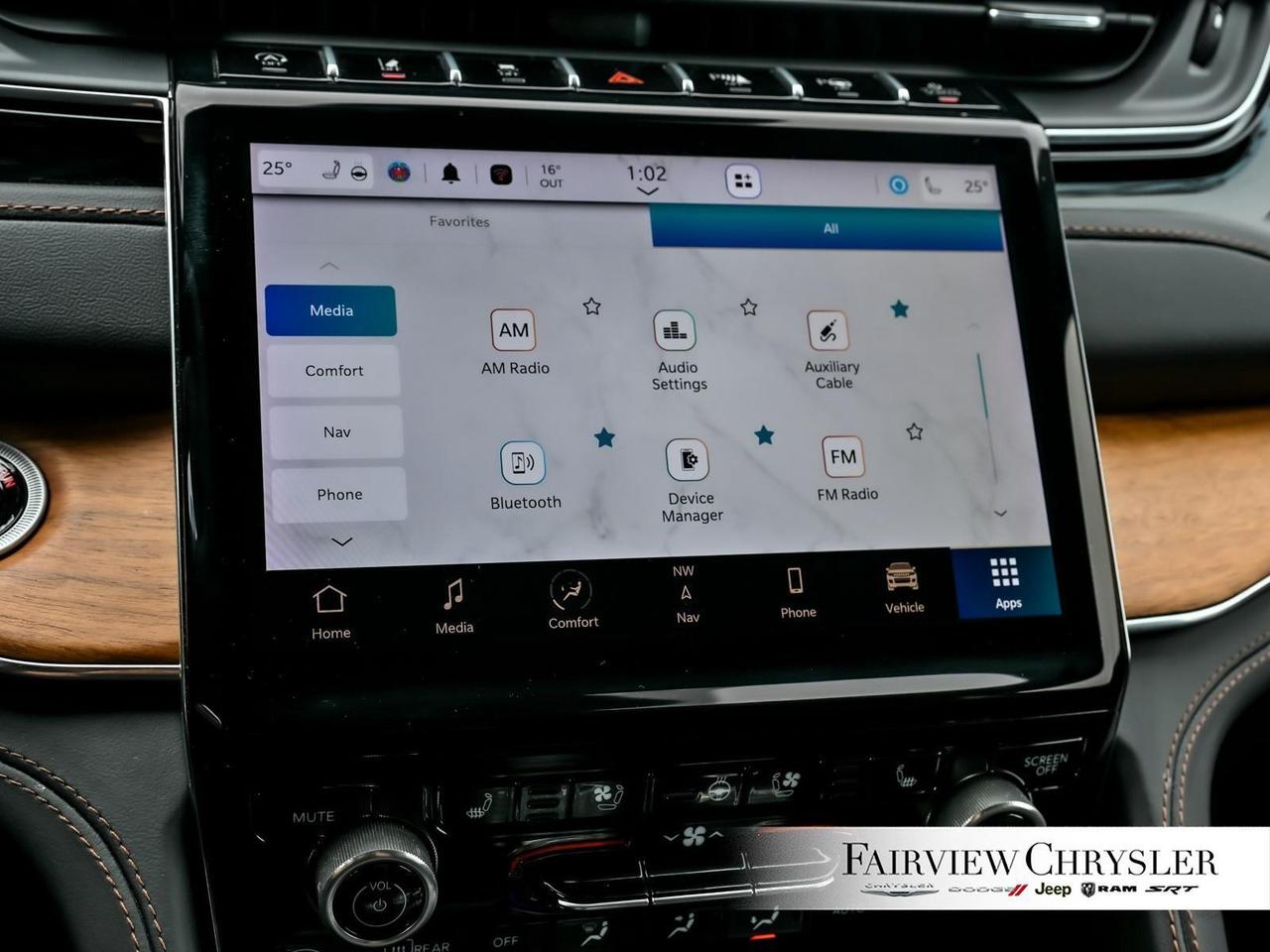 2025 Jeep Grand Cherokee Summit RESERVE   PANO ROOF   LEATHER   NAV   CARPL Photo