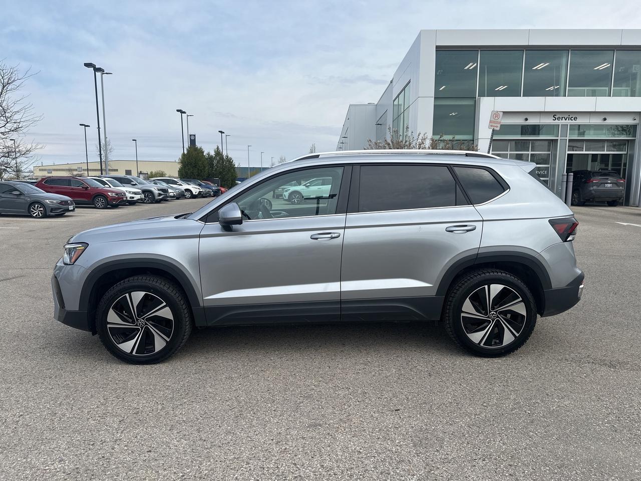 2025 Volkswagen Taos Comfortline 4Motion Photo