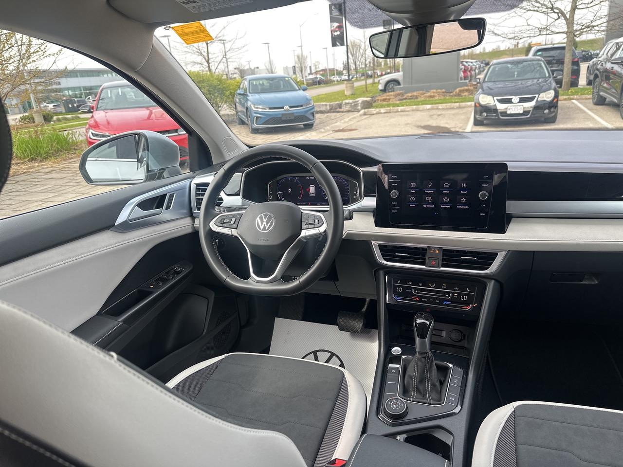 2025 Volkswagen Taos Comfortline 4Motion Photo