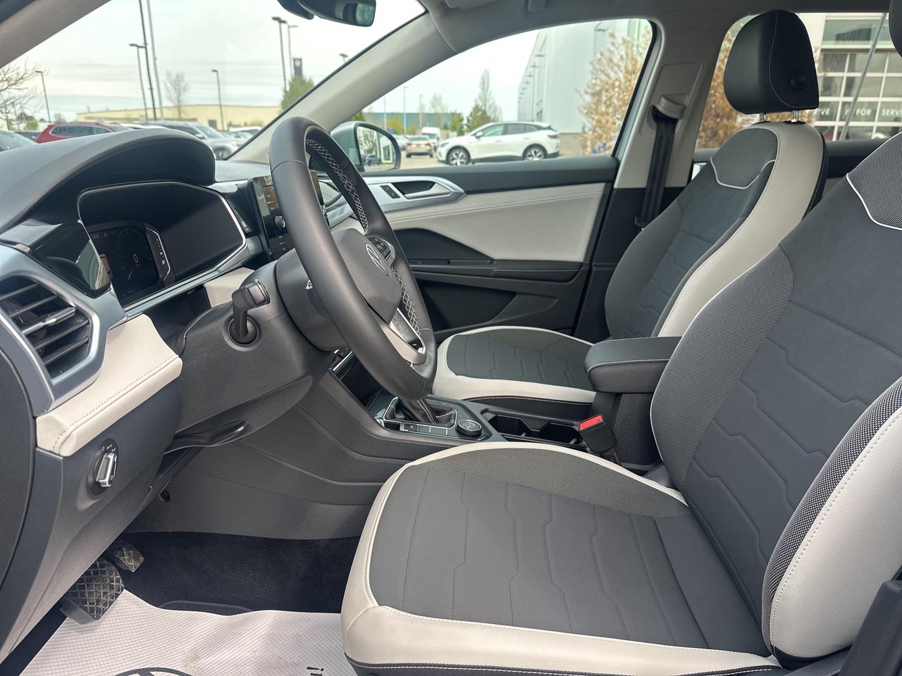 2025 Volkswagen Taos Comfortline 4Motion Photo