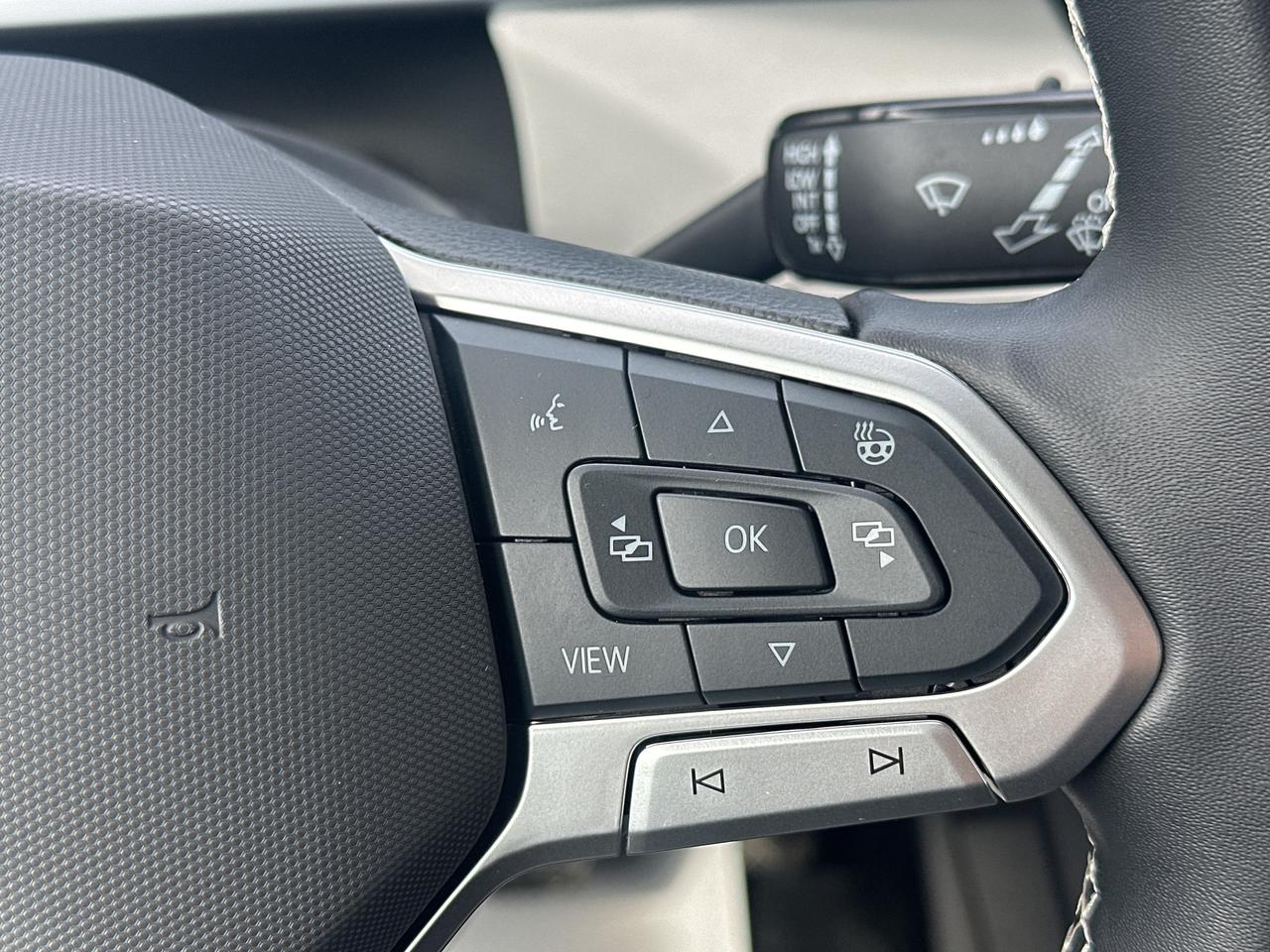 2025 Volkswagen Taos Comfortline 4Motion Photo