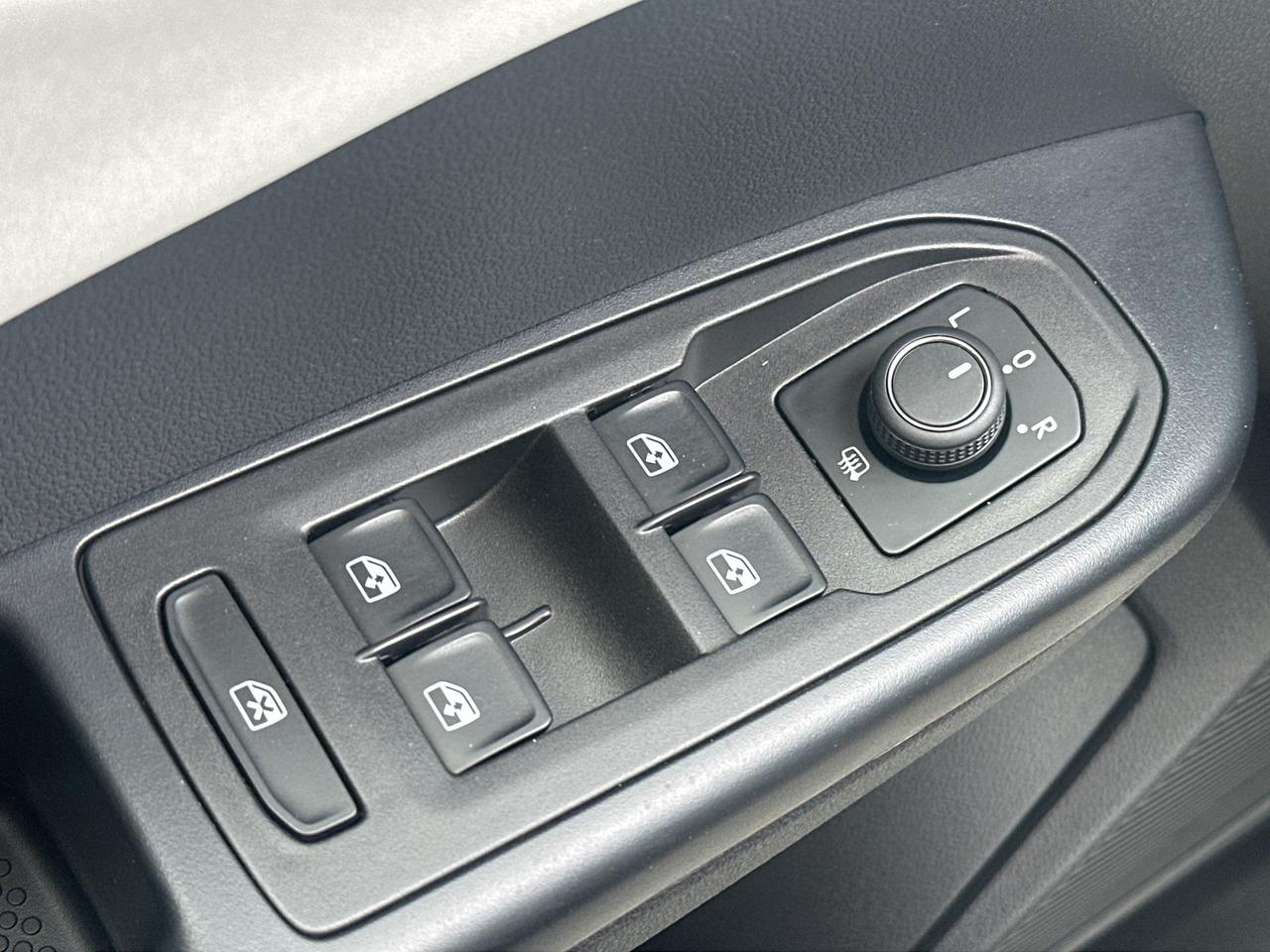 2025 Volkswagen Taos Comfortline 4Motion Photo