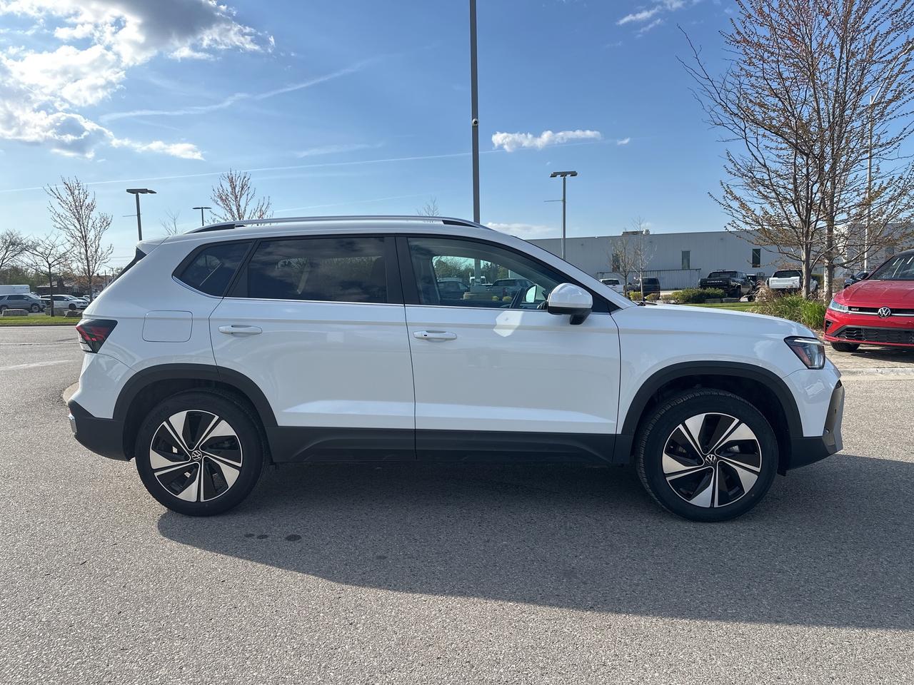 2025 Volkswagen Taos Comfortline 4Motion Photo4
