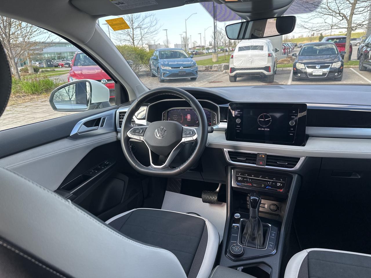 2025 Volkswagen Taos Comfortline 4Motion Photo