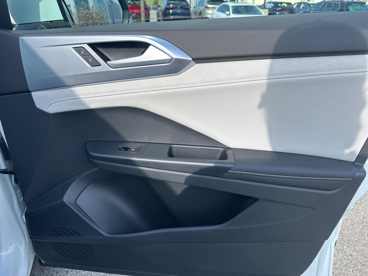 2025 Volkswagen Taos Comfortline 4Motion Photo