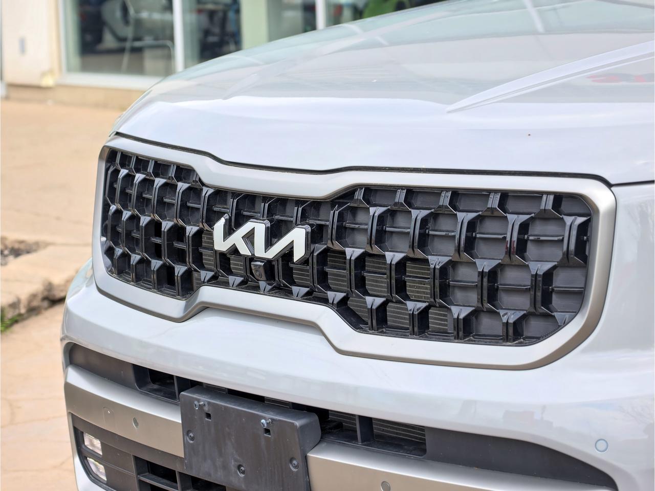 2023 Kia Telluride X-Pro AWD   Off-Road like a Pro Photo2