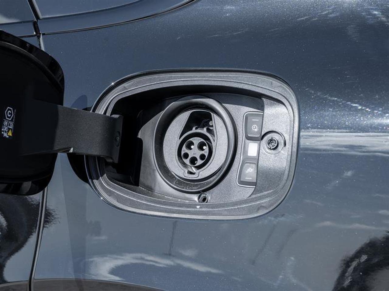 2025 Porsche Cayenne S E-Hybrid Coupe AWD Premium Pkg Plus  Technology Photo