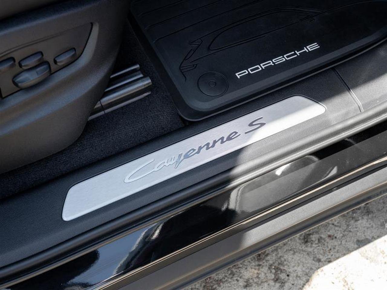 2025 Porsche Cayenne S E-Hybrid Coupe AWD Premium Pkg Plus  Technology Photo