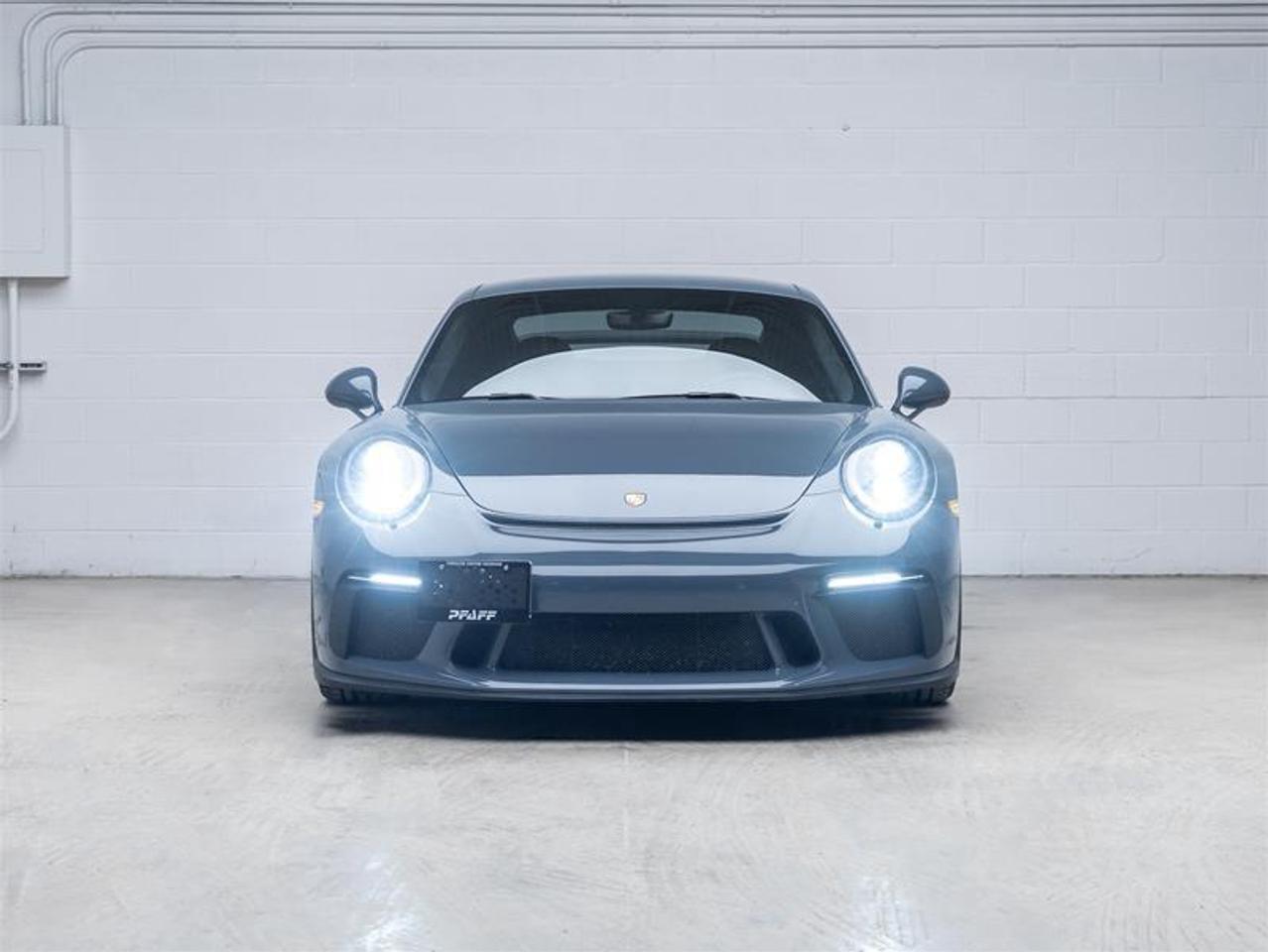 2018 Porsche 911  Photo2