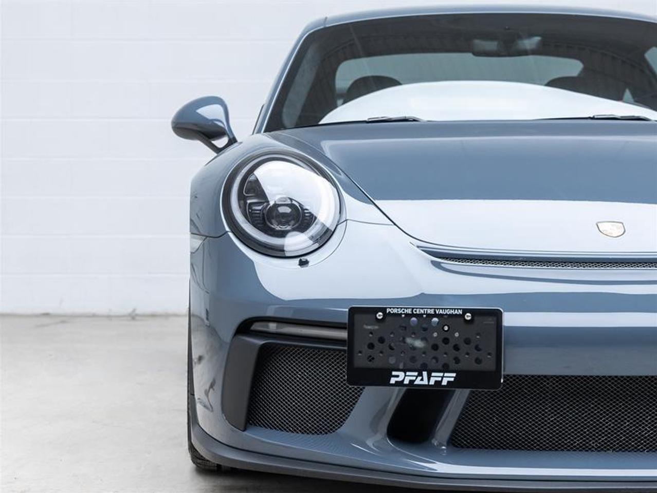 2018 Porsche 911  Photo3