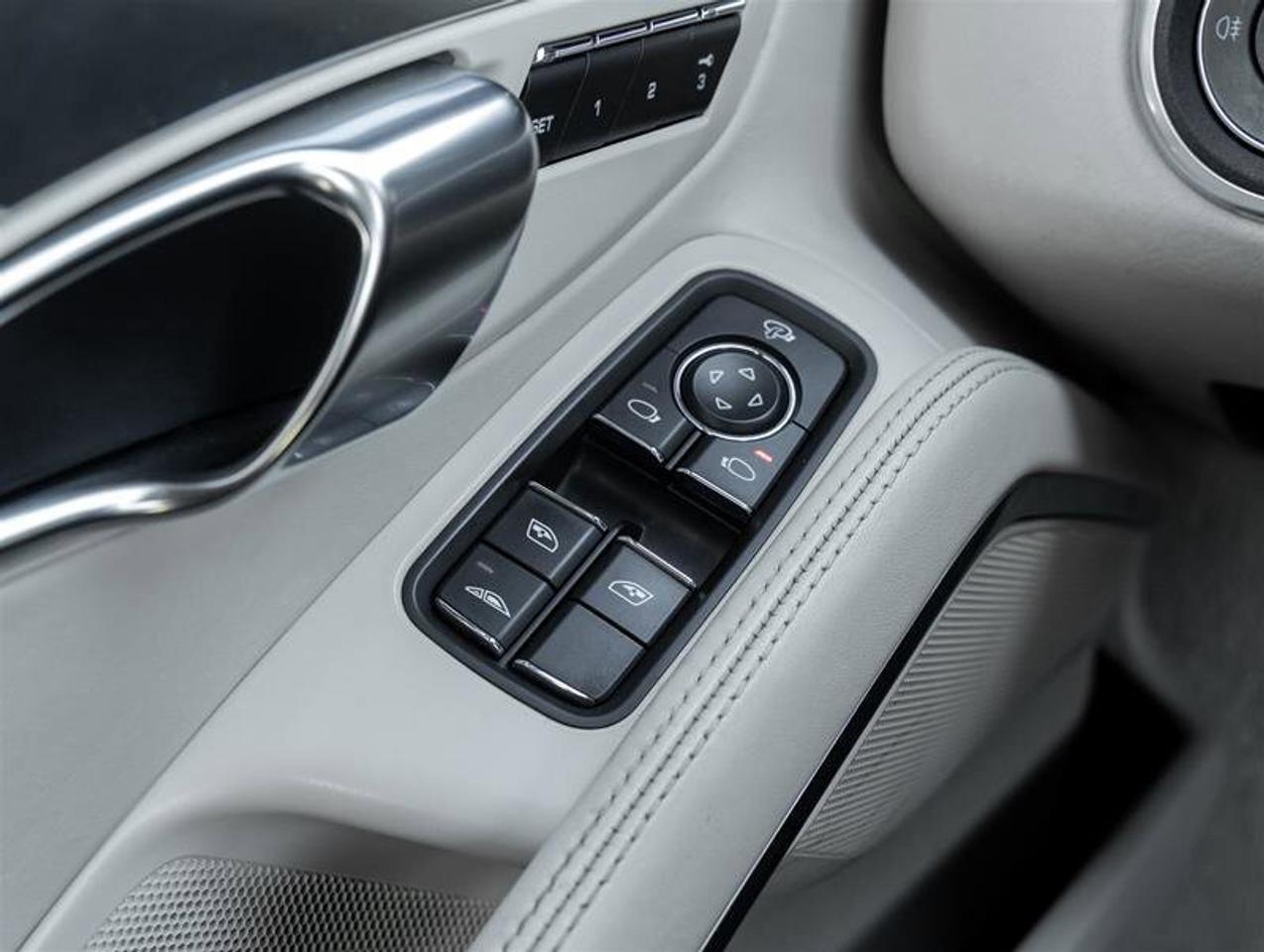 2013 Porsche 911 Carrera 4S Cabriolet Premium Pkg Plus BOSE® Audio Photo