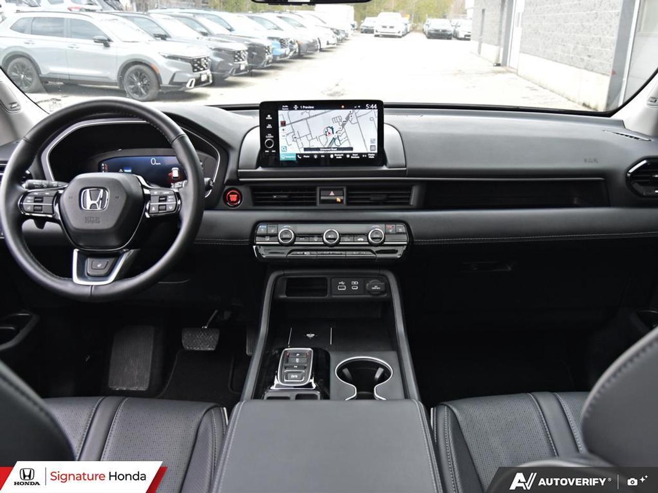 2025 Honda Pilot Touring Photo