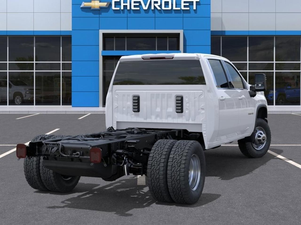 2026 Chevrolet Silverado 3500HD CC 4WD Crew Cab 177" WB, 60" CA Work Truck Photo3