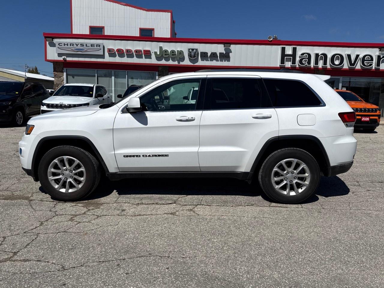 2021 Jeep Grand Cherokee LAREDO 4x4 Photo