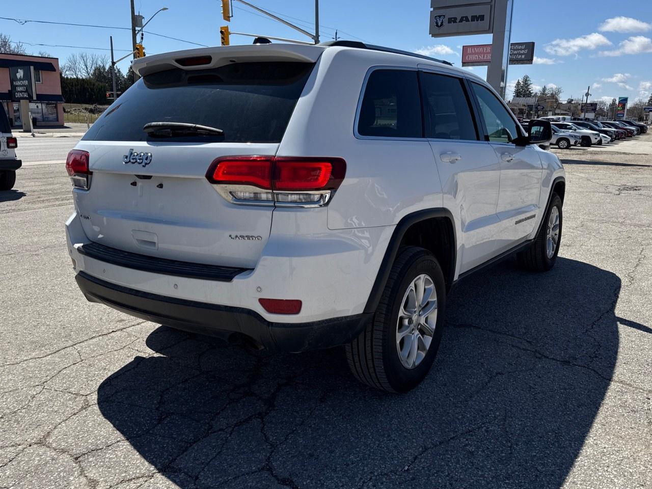 2021 Jeep Grand Cherokee LAREDO 4x4 Photo