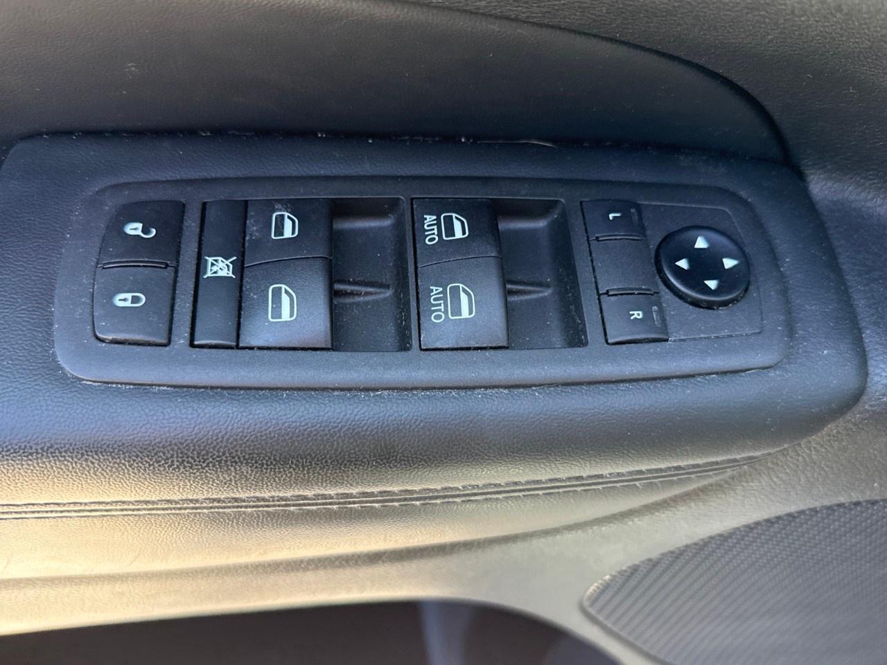 2021 Jeep Grand Cherokee LAREDO 4x4 Photo