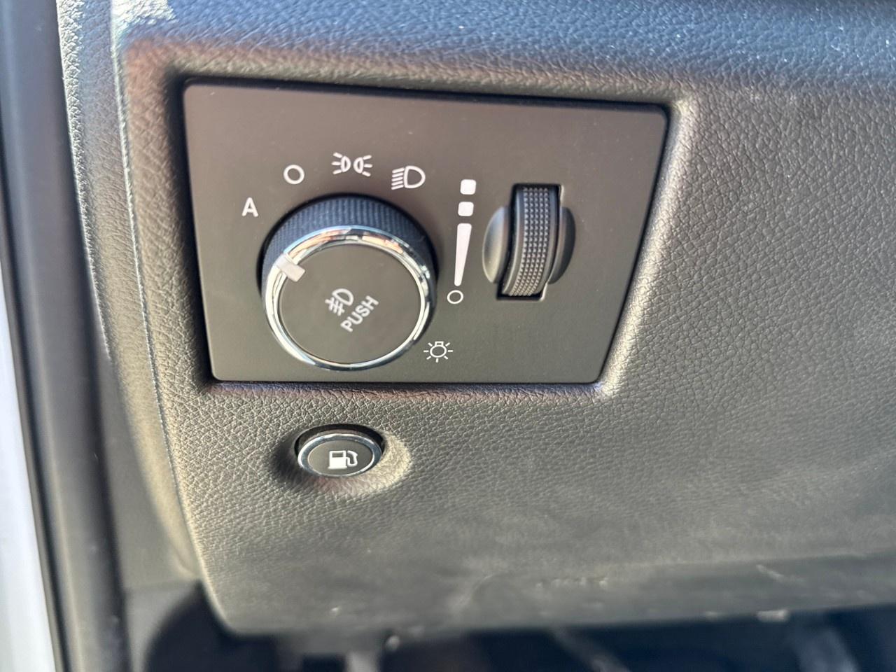 2021 Jeep Grand Cherokee LAREDO 4x4 Photo