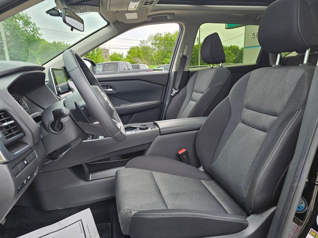 2024 Nissan Rogue SV Moonroof 4dr All-Wheel Drive Sport Utility Photo
