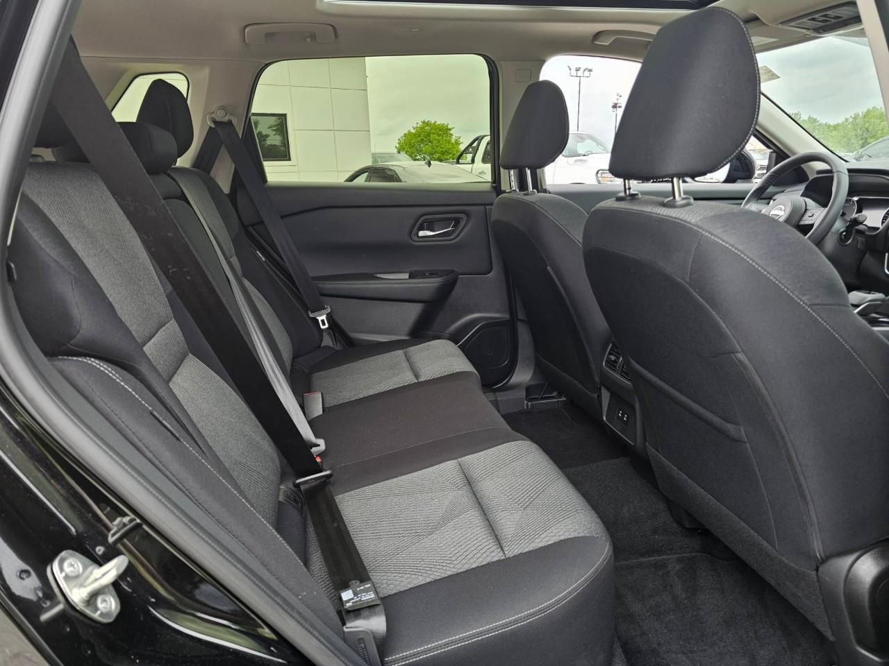 2024 Nissan Rogue SV Moonroof 4dr All-Wheel Drive Sport Utility Photo