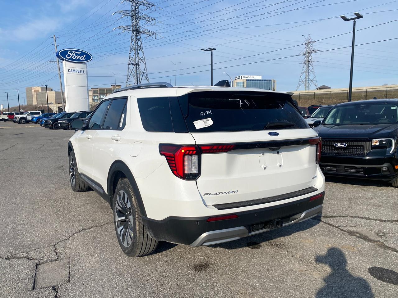 2026 Ford Explorer Platinum 4dr 4x4 Photo3
