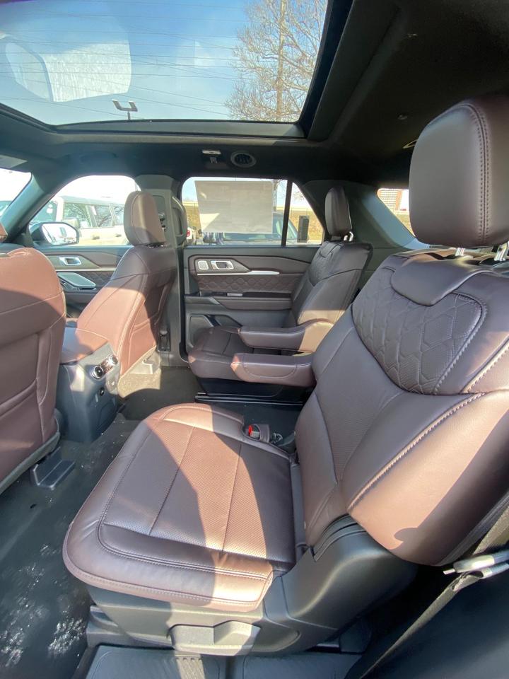 2026 Ford Explorer Platinum 4dr 4x4 Photo