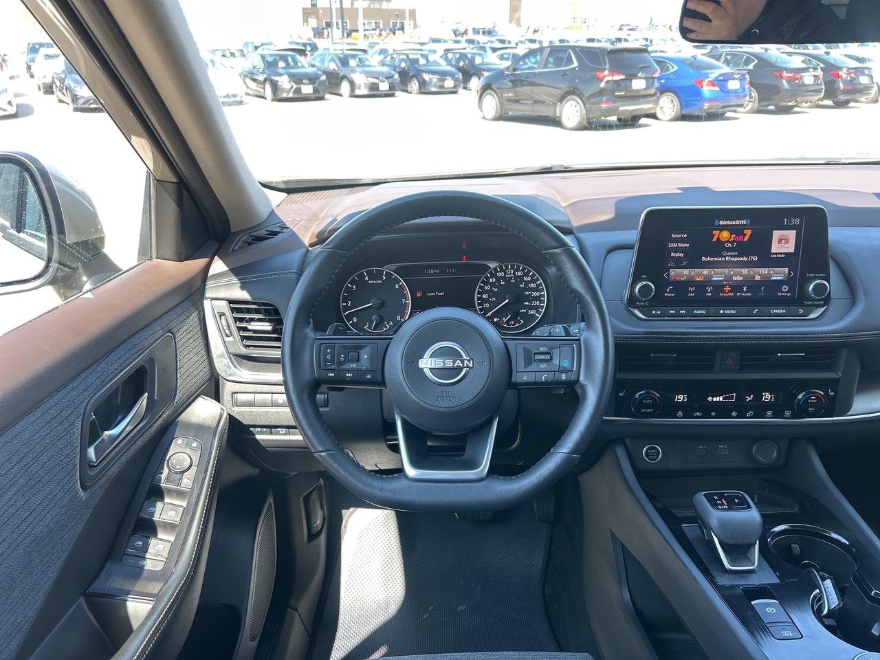 2023 Nissan Rogue SV MOONROOF Photo