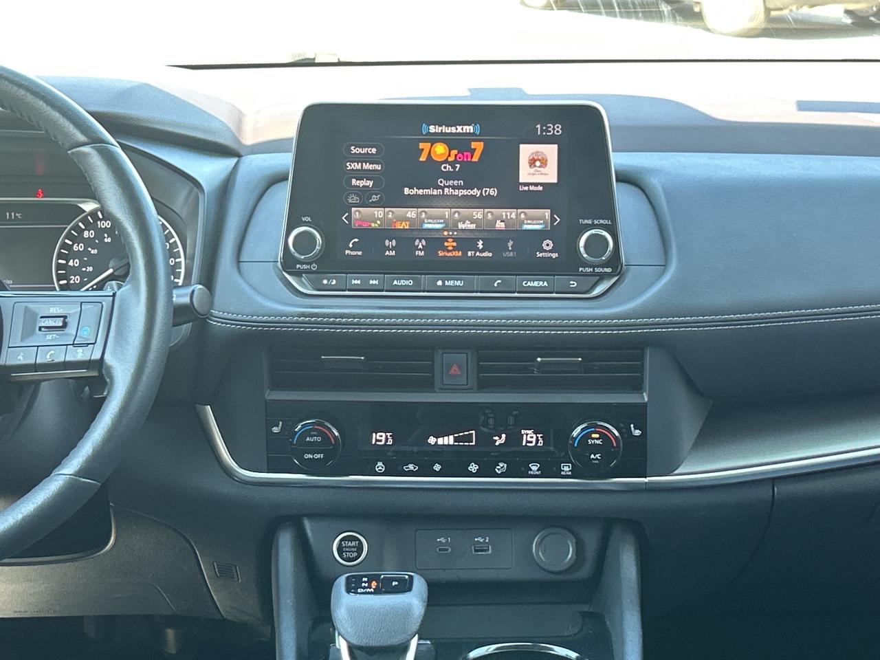 2023 Nissan Rogue SV MOONROOF Photo
