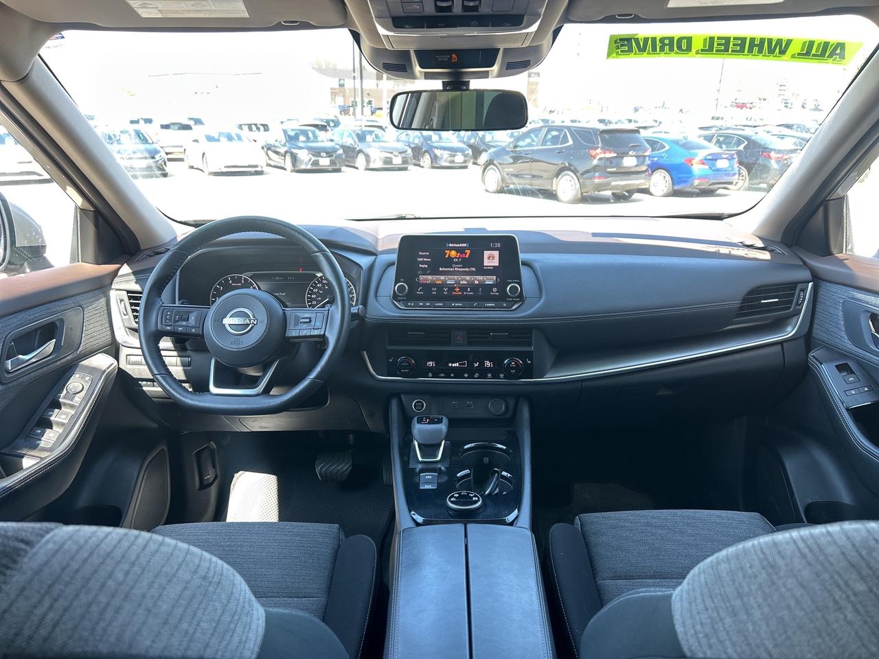 2023 Nissan Rogue SV MOONROOF Photo