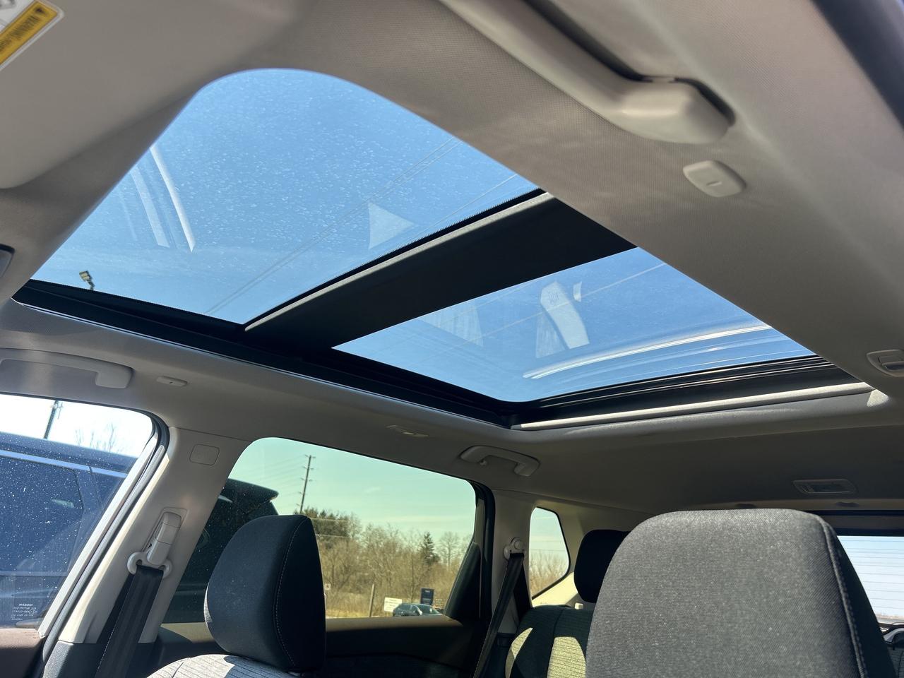 2023 Nissan Rogue SV MOONROOF Photo