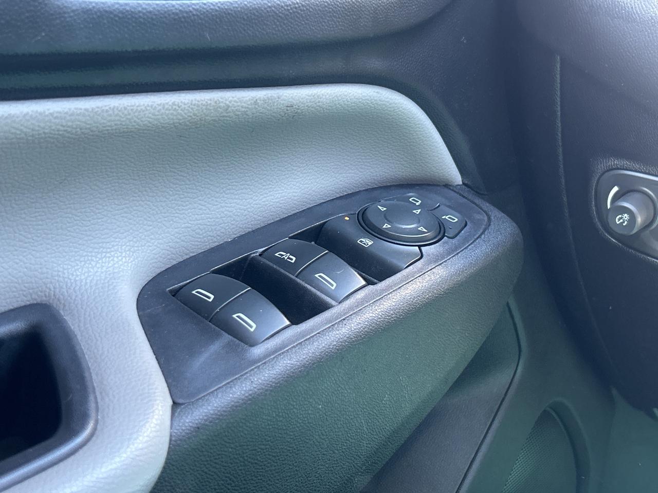 2019 Chevrolet Equinox LS Photo