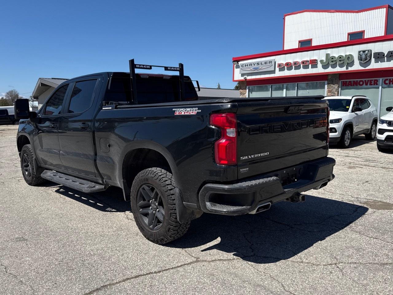 2022 Chevrolet Silverado 1500 Crew Cab Standard Box 4-Wheel Drive LT Trail Boss Photo