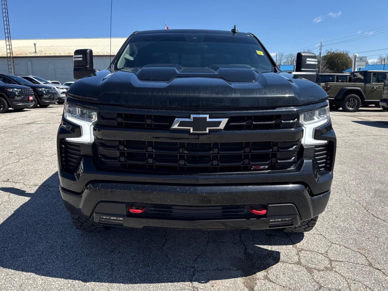 2022 Chevrolet Silverado 1500 Crew Cab Standard Box 4-Wheel Drive LT Trail Boss Photo