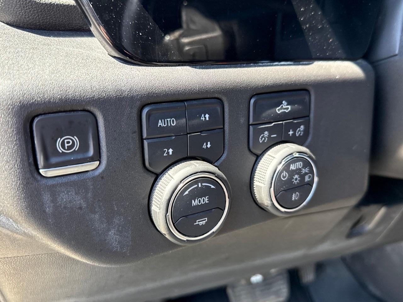 2022 Chevrolet Silverado 1500 Crew Cab Standard Box 4-Wheel Drive LT Trail Boss Photo