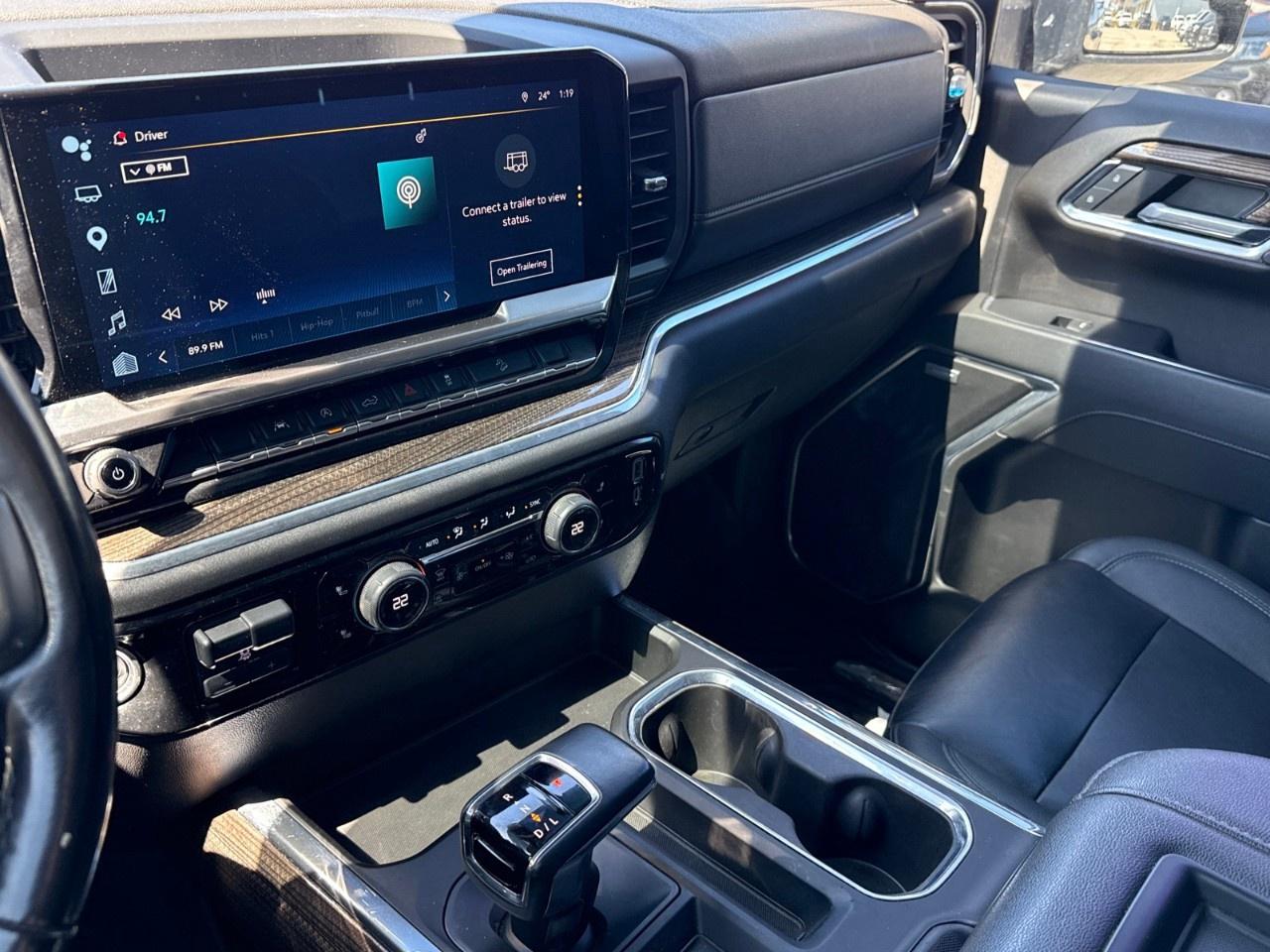 2022 Chevrolet Silverado 1500 Crew Cab Standard Box 4-Wheel Drive LT Trail Boss Photo