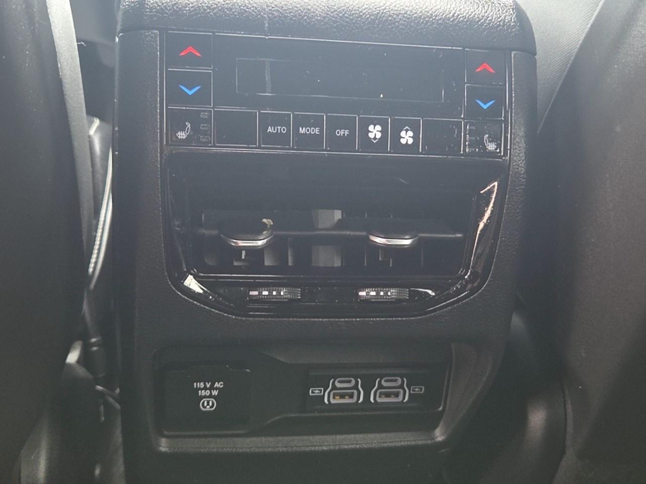 2022 Jeep Grand Cherokee L Overland 4x4 Photo