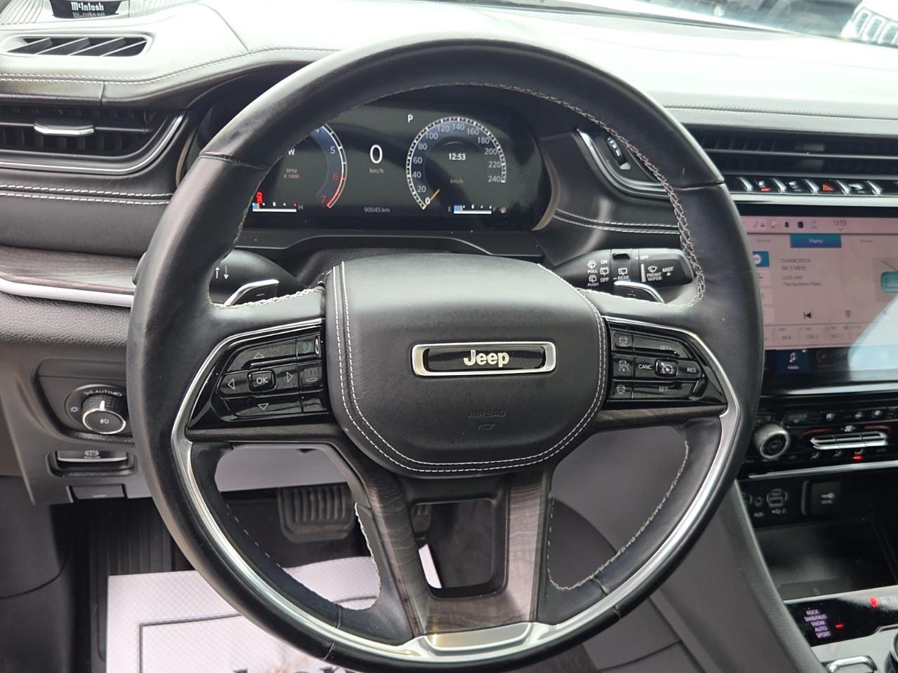 2022 Jeep Grand Cherokee L Overland 4x4 Photo