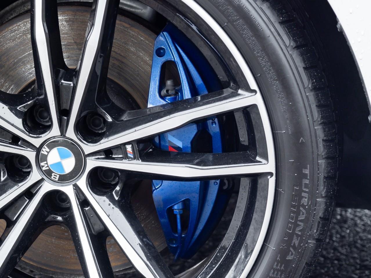 2024 BMW 330 i xDrive 4dr All-Wheel Drive Sedan Photo4