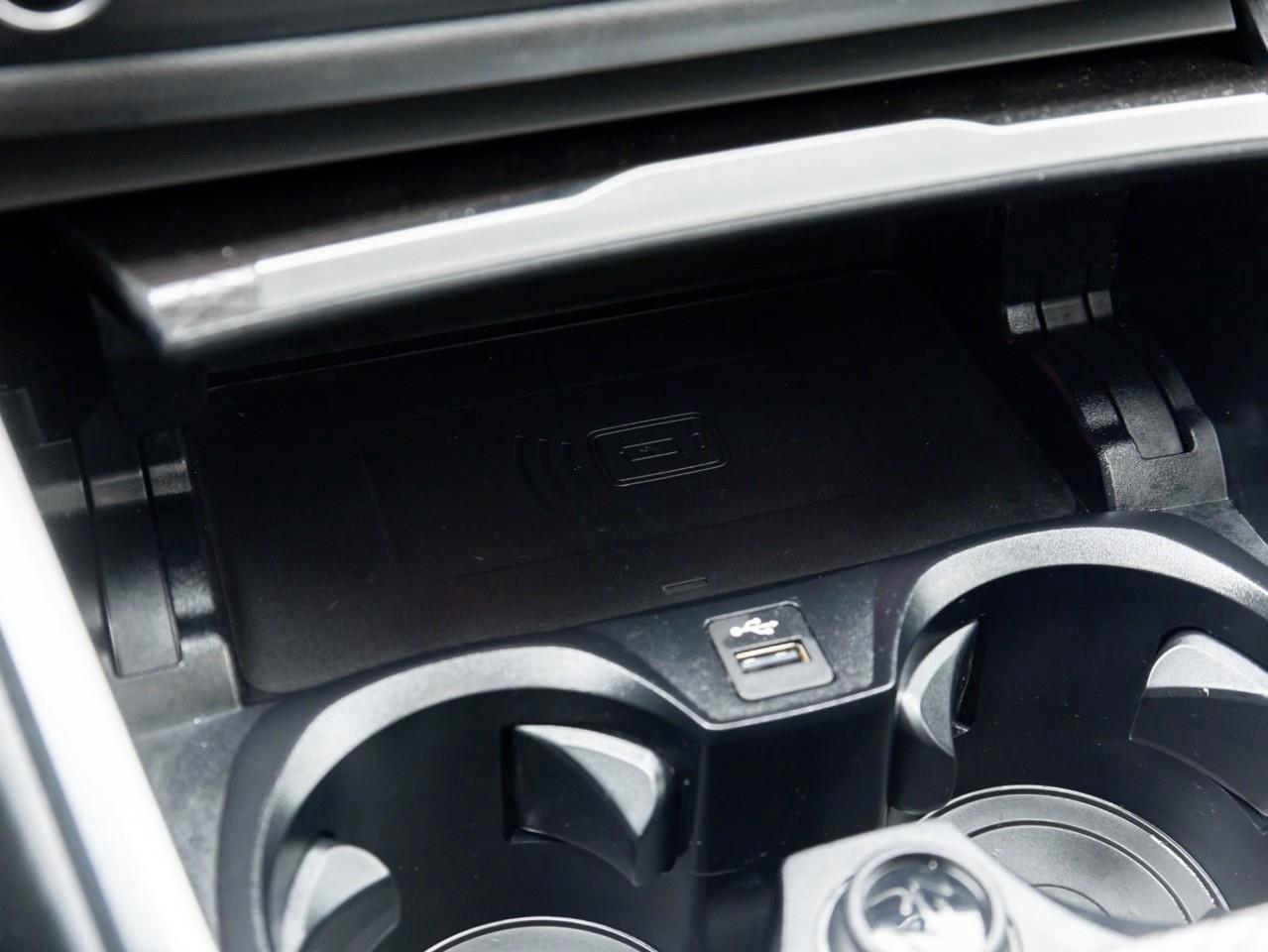 2024 BMW 330 i xDrive 4dr All-Wheel Drive Sedan Photo