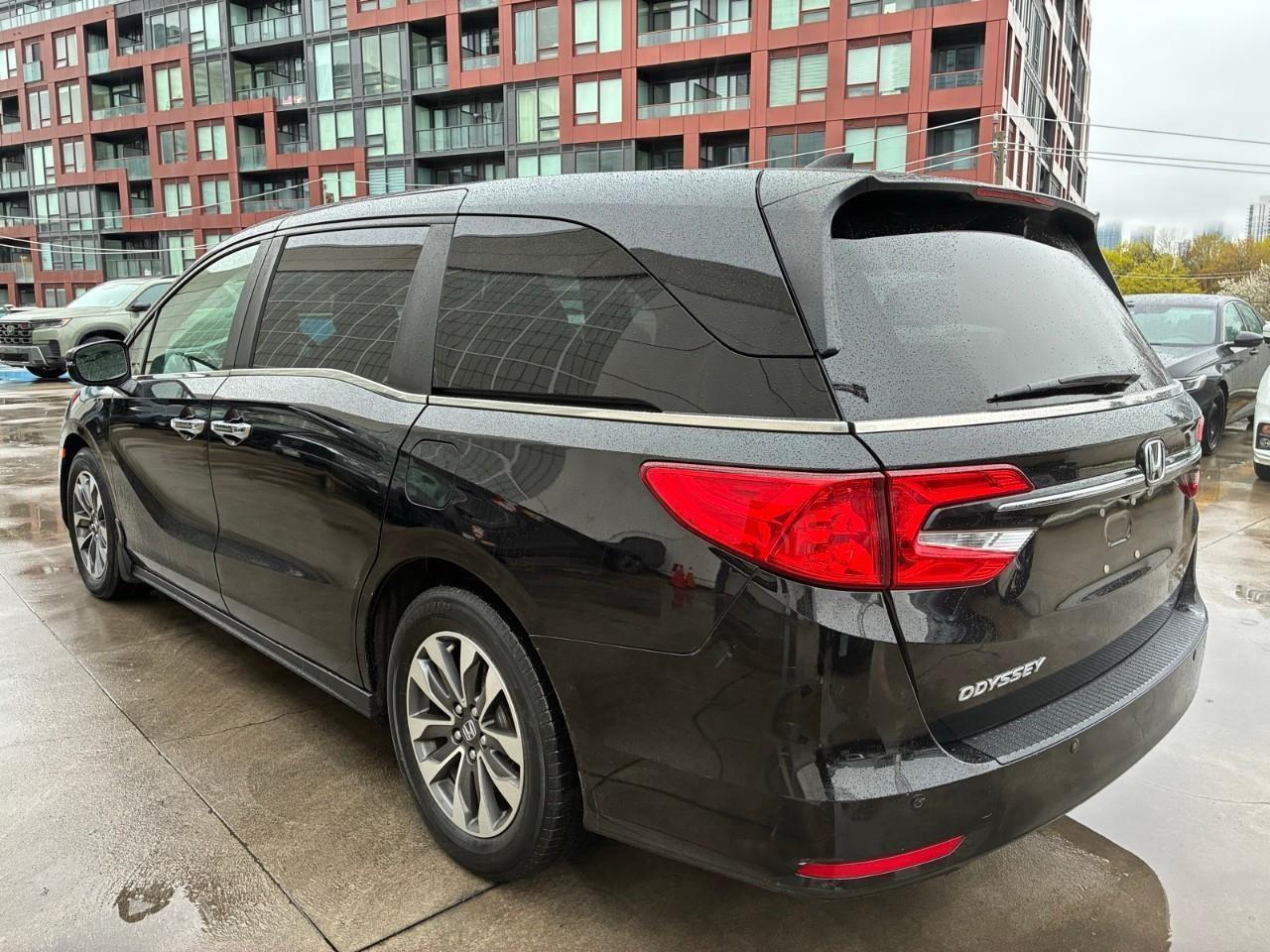 2022 Honda Odyssey EX-L RES Passenger Van Photo