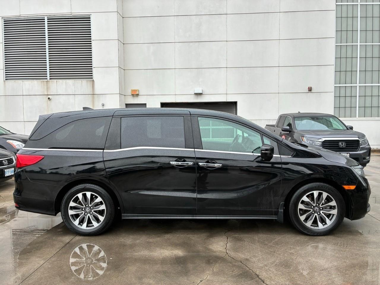 2022 Honda Odyssey EX-L RES Passenger Van Photo