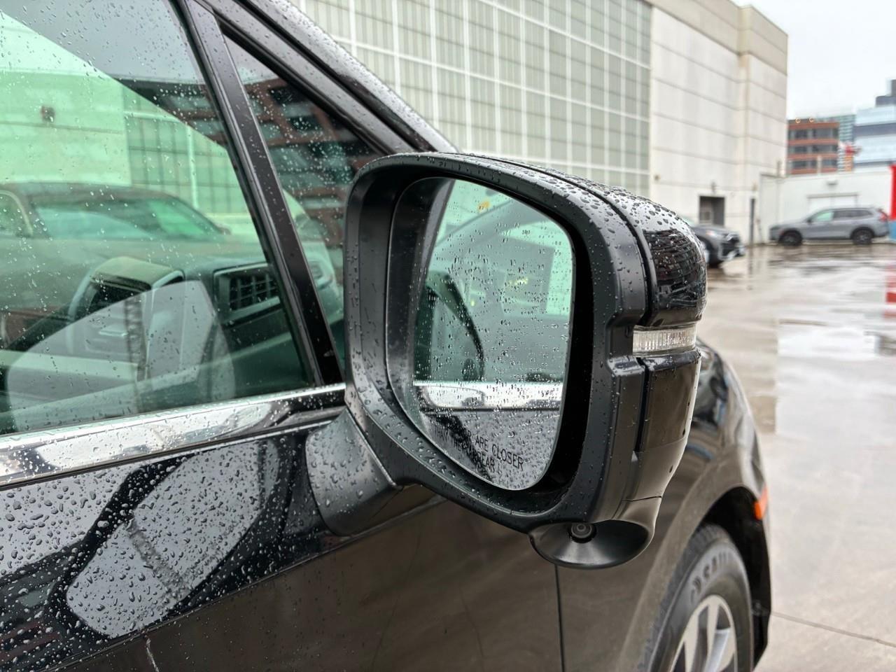 2022 Honda Odyssey EX-L RES Passenger Van Photo